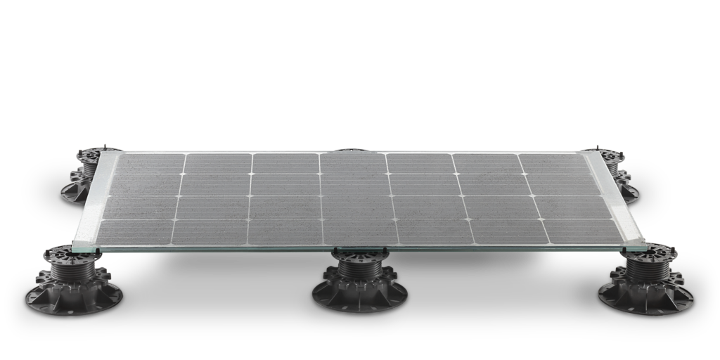 Arena, nuevo suelo solar o módulo fotovoltaico.